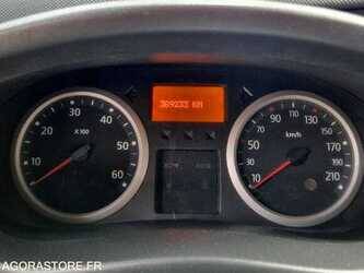 2010-renault-traffic-1481593-48902398