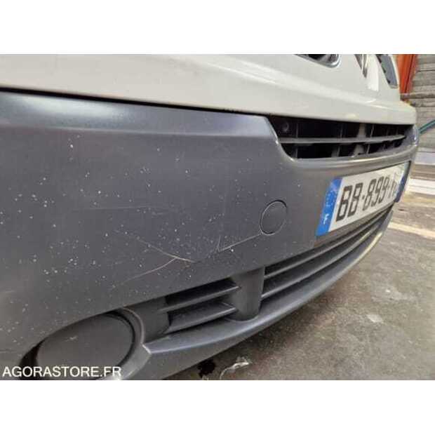 2010 Renault Traffic-48902405