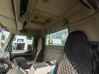 2011-renault-premium-lander-380-48909710