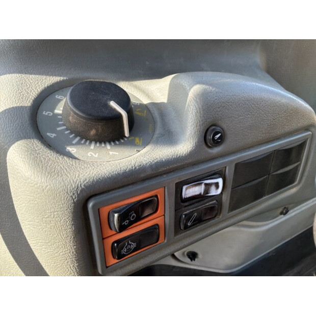2013 Valtra A93-48914380