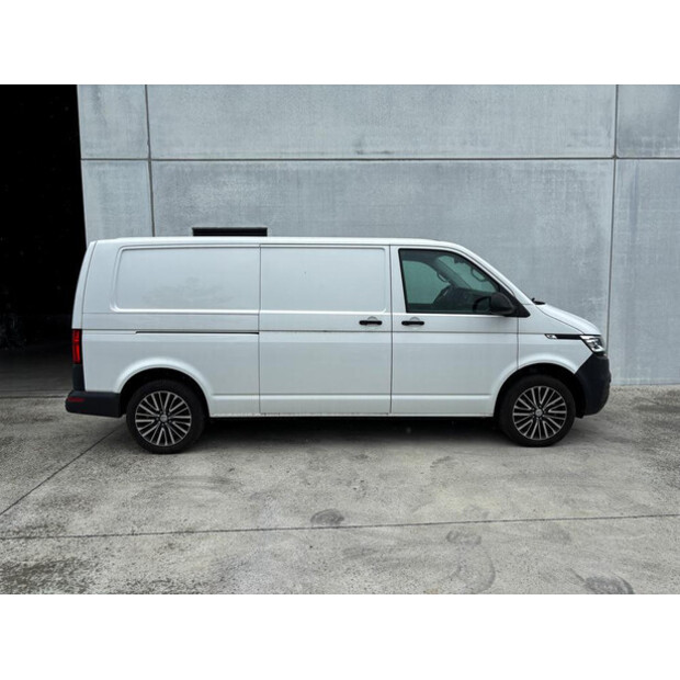 2024 Volkswagen Transporter-48915124