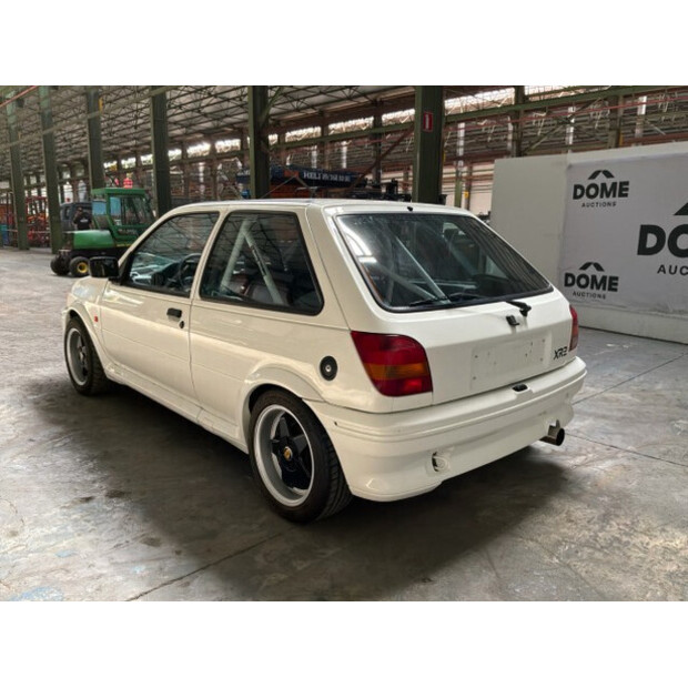 1990 Ford Fiesta-48915173