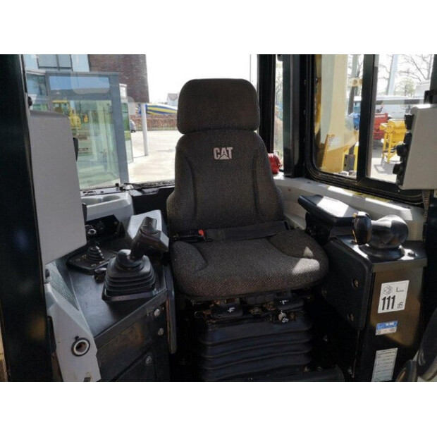 2015 Caterpillar D6T LGP-48915538