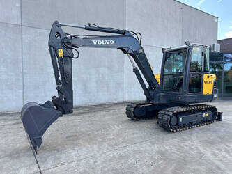 صورة ل حفارات 2013 فولفو EC60C