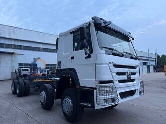 Image de CAMIONS ET TRANSPORT 2023 Sinotruk 400