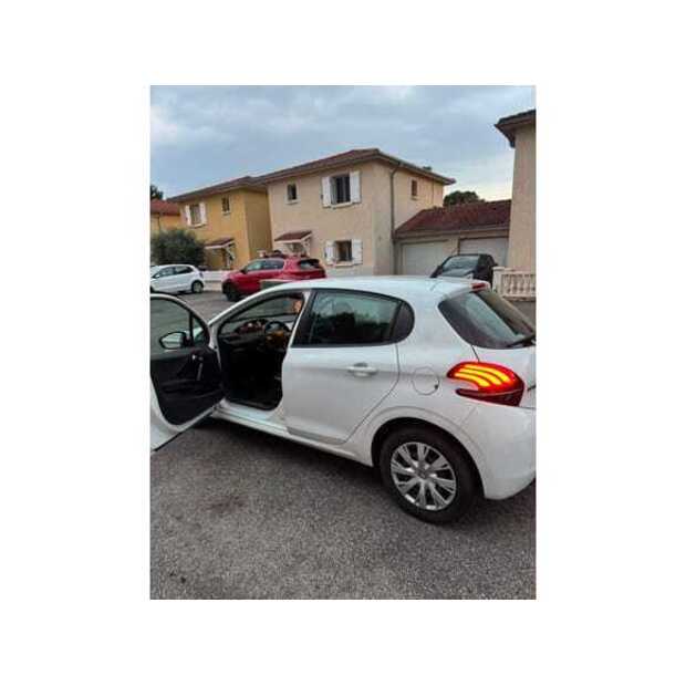 Peugeot 208 HDI-48918792