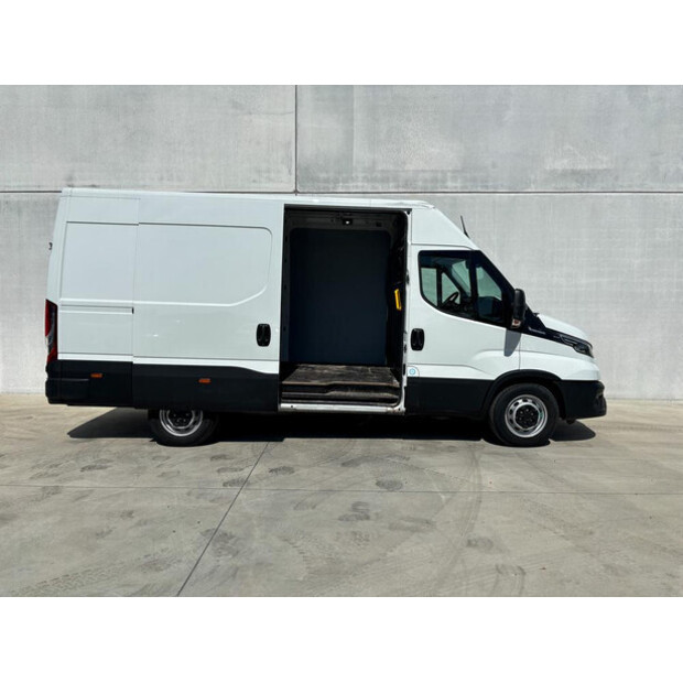 2025 Iveco Daily 35S18HA8-48920046