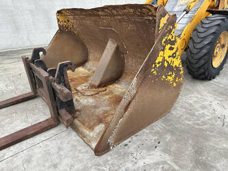 1996-jcb-411-1482146-48920439