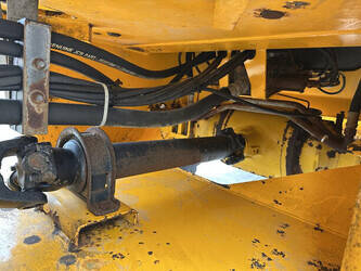 1996-jcb-411-1482146-48920445