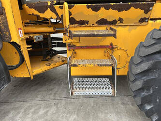 1996-jcb-411-1482146-48920452