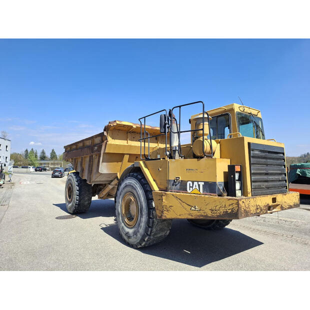 1999 Caterpillar D25D-48920992