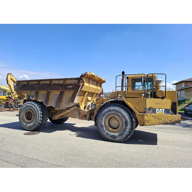 1999 Caterpillar D25D-48920993