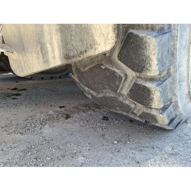 1999 Caterpillar D25D-48920996