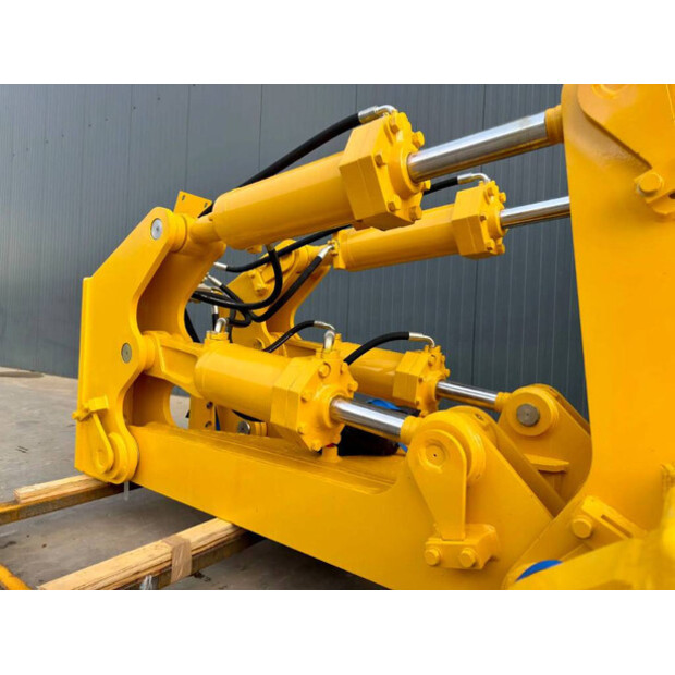 2026 Komatsu D155-48925495