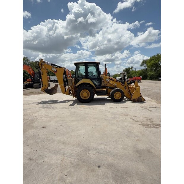 2023 Caterpillar 420-48925807