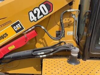 2023-caterpillar-420-48925814