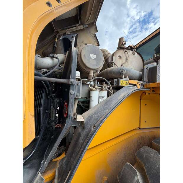 Volvo L180H-48927907