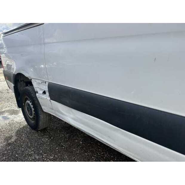 Mercedes-Benz SPRINTER-48928630