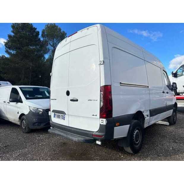 Mercedes-Benz SPRINTER-48928631