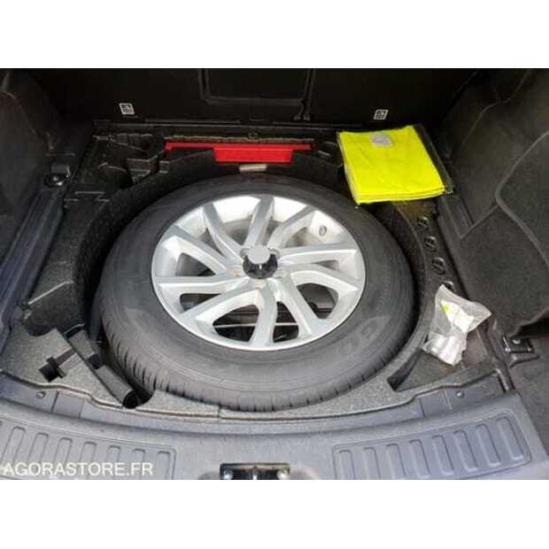 2017 Land Rover DISCOVERY-48928716