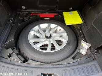2017-land-rover-discovery-1482408-48928716