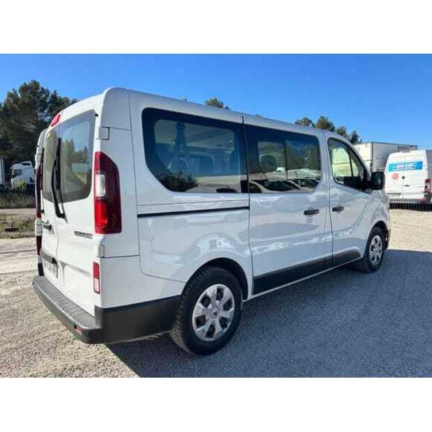 Renault Trafic-48928783