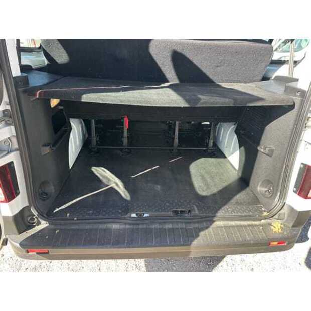 Renault Trafic-48928786