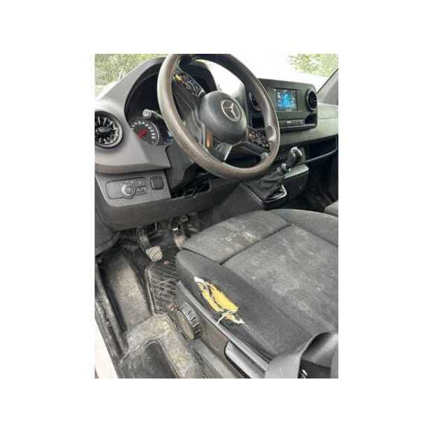 Mercedes-Benz SPRINTER-48928801