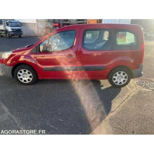 2010 Peugeot PARTNER-48928926