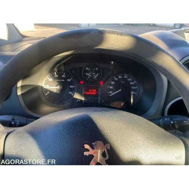 2010 Peugeot PARTNER-48928933