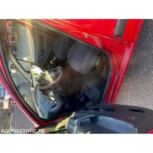 2010 Peugeot PARTNER-48928934
