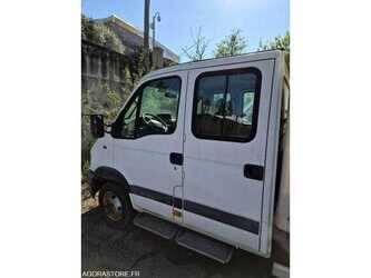 2001-renault-mascot-1482438-48928991