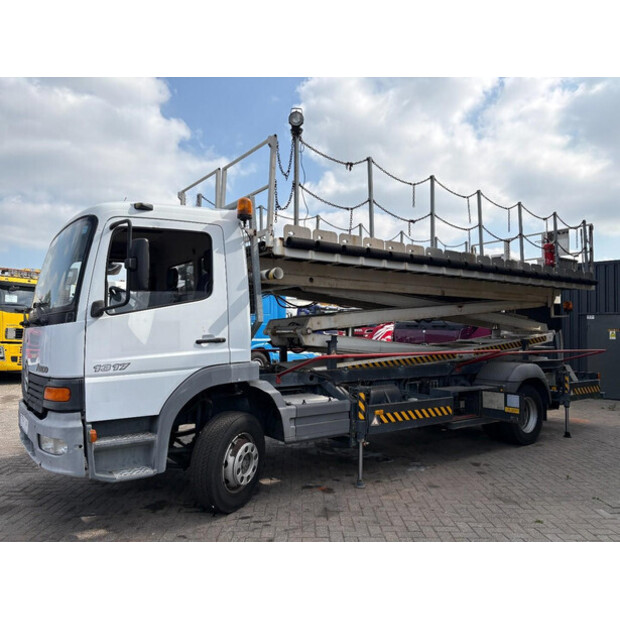 2000 Mercedes-Benz Atego 1317-48930233