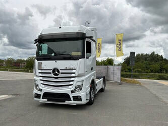 صورة ل شاحنات الرافعات 2024 مرسيدس بنز Actros 1945