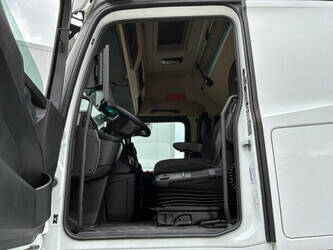 2024-mercedes-benz-actros-1945-1482543-48930354