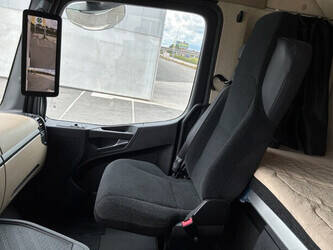 2024-mercedes-benz-actros-1945-1482543-48930359