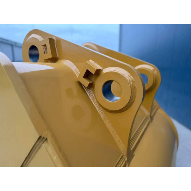 2026 Caterpillar 352-48932001