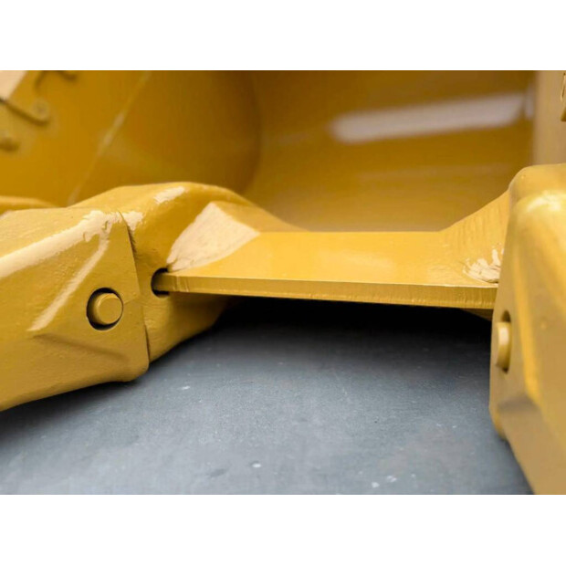 2026 Caterpillar 352-48932004