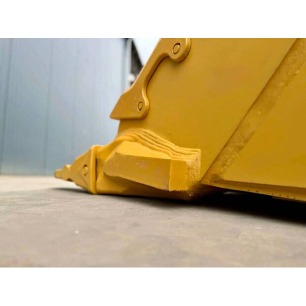 2026 Caterpillar 352-48932006