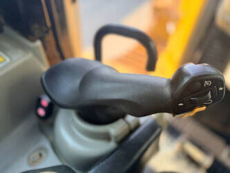 2013-caterpillar-d6t-xl-1482850-48933439