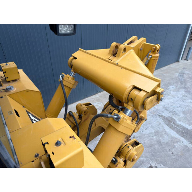2017 Caterpillar D8T-48933479