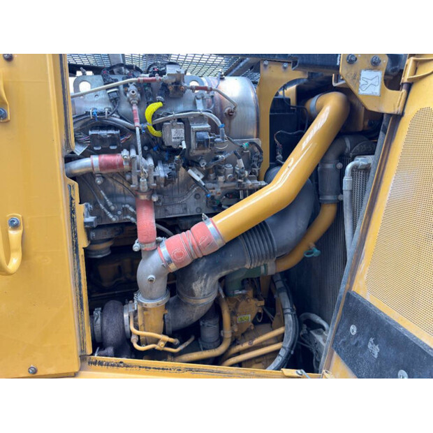 2017 Caterpillar D8T-48933496