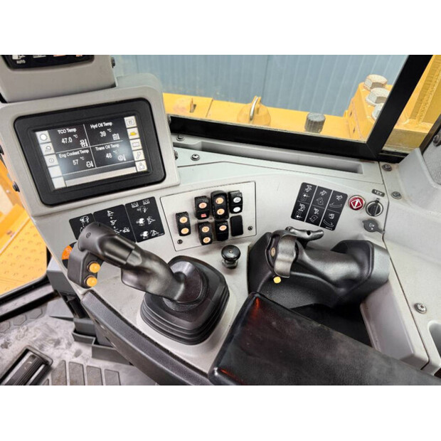2017 Caterpillar D8T-48933501