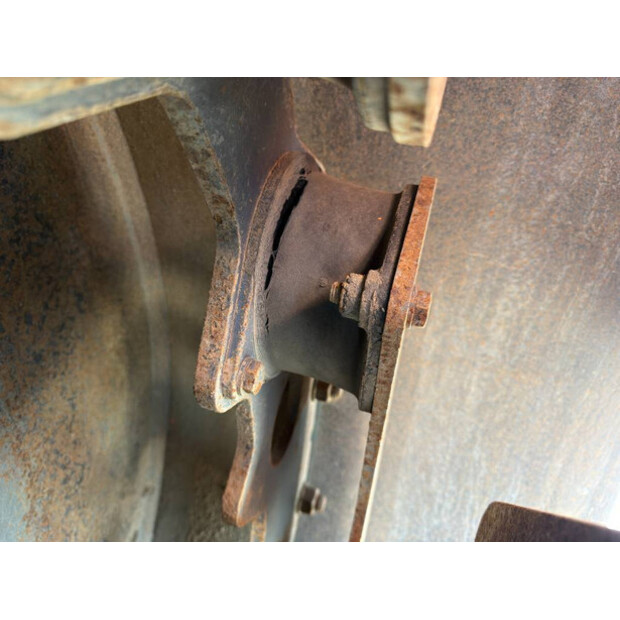 2015 HAMM H16I-48935810