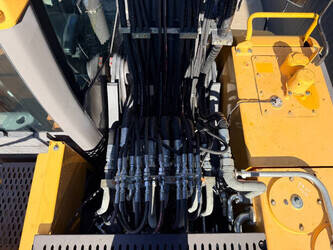 2014-volvo-ew180d-1482909-48936304