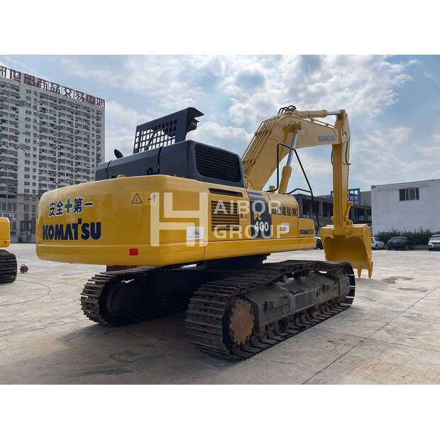 2023 Komatsu PC400-8-48940134