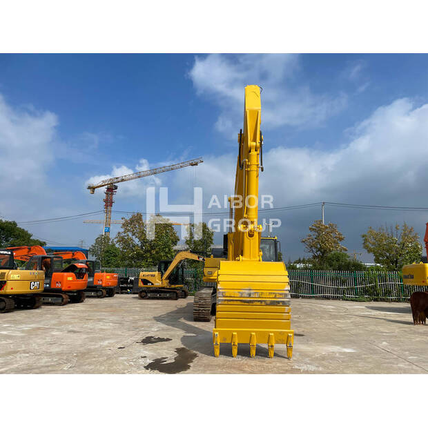 2023 Komatsu PC400-8-48940136