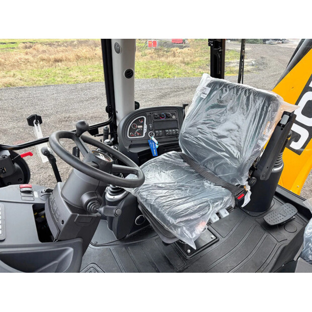 2025 JCB 3CX-48940605