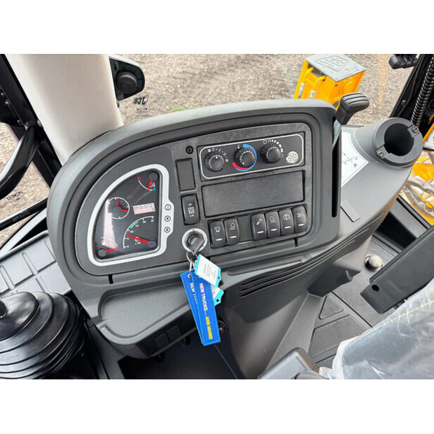 2025 JCB 3CX-48940606