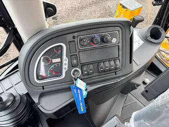 2025-jcb-3cx-1482966-48940606